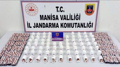 Manisa'da Bir Araçtan 7 Bin Sentetik Ecza Hapı Çıktı