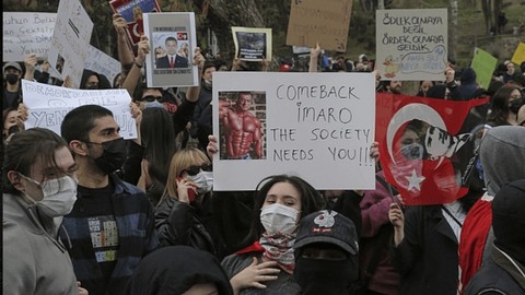 'Düşüncesini WhatsApp'tan Paylaşan Şehit Çocuğu Yurttan Atıldı' İddiası Meclis Gündeminde