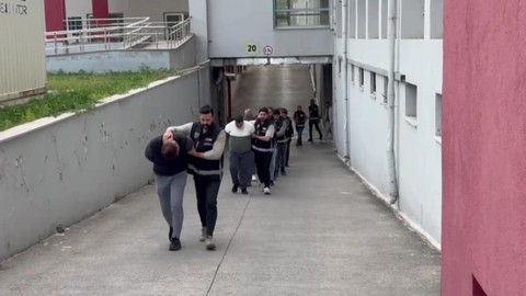 Adana'da Pos Cihazı Tefecilerine Operasyon: 12 Kişi Yakalandı
