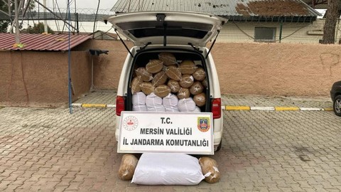 Mersin'de Kaçak Tütün ve Makaron Operasyonu