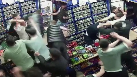 Bayram Kana Bulandı! Tekel Bayiide Dehşet: Öldüresiye Darbettiler