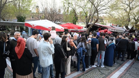 Edirne'ye Bayram Akını, Adım Atacak Yer Kalmadı