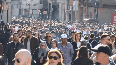 İstiklal Caddesi'nde Bayram Yoğunluğu