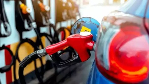Petrol Zirveyi Gördü! Gözler Akaryakıt Fiyatlarında