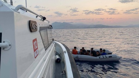 Çanakkale'de Lastik Bot Battı: 5 Kişi Hayatını Kaybetti