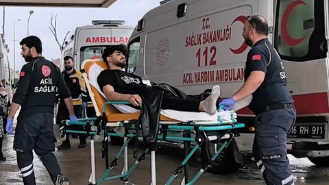 Kontrolden Çıkan Kamyonet Dehşet Saçtı