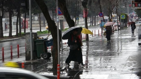 Meteoroloji 4 İl için Saat Verdi, Sağanak Yağış Geliyor