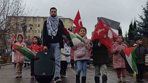 Sağlık Çalışanları 73'üncü Kez Gazze İçin Yürüdü