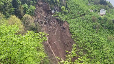 Trabzon’da Yürekleri Ağza Getiren Heyelan