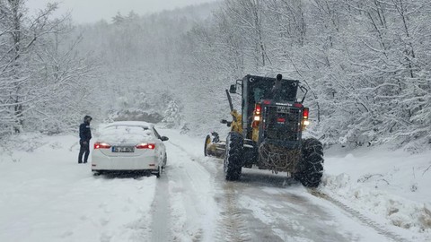 Amasya'da Kar Çilesi, 39 Köy Yoluna Ulaşım Kapandı