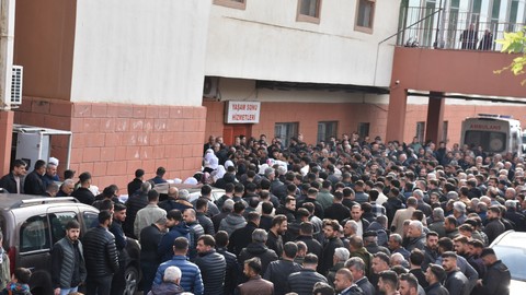 Şırnak'ta İş Cinayeti: Üzerine Kaya Düşen Operatör Öldü