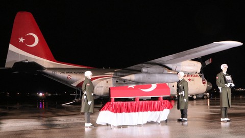 Şehit Tokyürek'in Naaşı Erzurum'a Getirildi