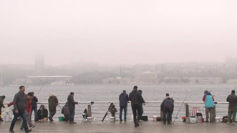 İstanbul'a Sis Çöktü: Kartpostallık Manzaralar Oluştu