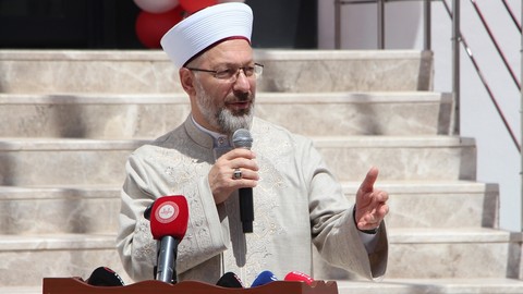 Herkes Ona, O Yapay Zekaya Sordu: İşte Ali Erbaş'ın 'Ayet' Sohbeti...