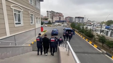 İki İlde Dolandırıcılık Çetesine Operasyon! 5 Kişi Yakalandı