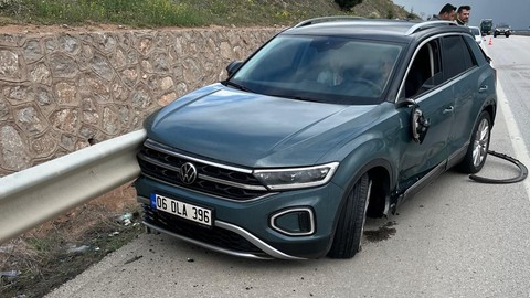 Motosikletle Otomobil Çarpıştı, 1 Yaralı