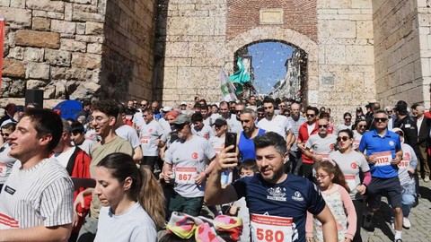 Bursa'da 17. Uluslararası Tarihi Kent Koşusu Yapıldı