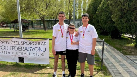 Özel Sporculardan Atletizmde Gururlandıran Başarı