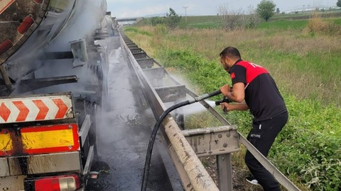 Seyir Halindeki Tanker Alev Aldı