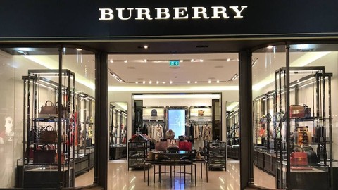 Ünlü Moda Markasında Deprem: Giyim Devinin Satışları Çakıldı! Fatura Çalışanlara Kesildi