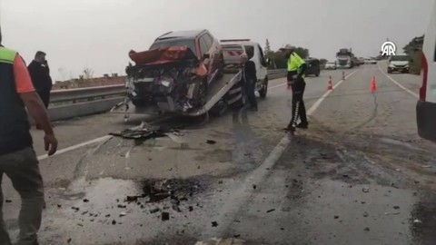 Bursa'da Feci Kaza: İşçi Servisiyle Otomobil Birbirine Girdi! 14 Yaralı