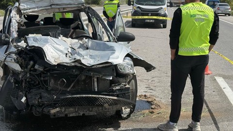 Otomobil Tıra Arkadan Çarptı! Ölü ve Yaralılar Var