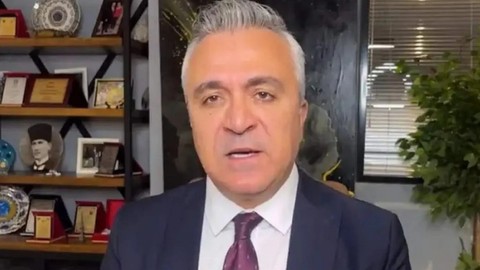 Özgür Erdursun: Emekliye Büyük Darbe