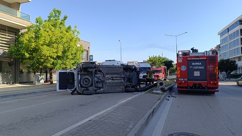 Bursa'da Feci Kaza: Polis Aracı Takla Attı! 5 Yaralı
