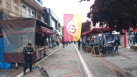Galatasaray'ın 5 Yıldızlı Bayrağını Yırtıp Kaçtılar! Tek Bir Hatayla Yakayı Ele Verdiler