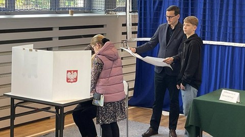 Polonya'da Cumhurbaşkanlığı Seçimleri İkinci Tura Kaldı