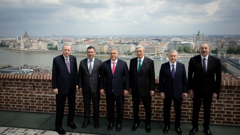 Türk Dünyası Macaristan'da Buluştu: Cumhurbaşkanı Erdoğan Liderlerle Aynı Karede