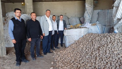 'Vatandaş 40 Liraya Alıyor, Üretici 1 Liraya Satamıyor'