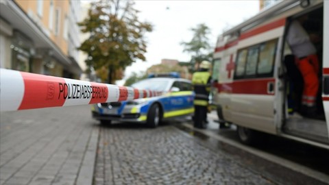 Almanya'da Tren İstasyonunda Bıçaklı Saldırı! Çok Sayıda Yaralı Var