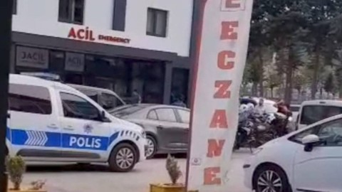 Amasya'da Hastanede Dehşet: Doktorun Oğlu Boğazına Bıçak Dayadı!