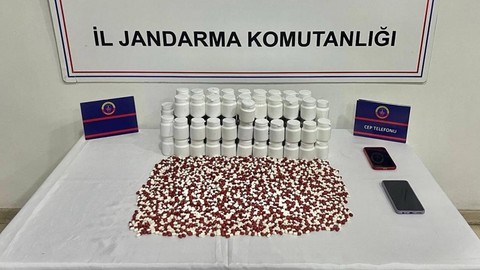Manisa'da Sentetik Ecza Operasyonu! Tam 4 Bin 648 Adet...