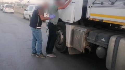 Batman'da Kaçakçılık Operasyonu: 2 Bin 100 Adet Elektronik Sigara Ele Geçirildi