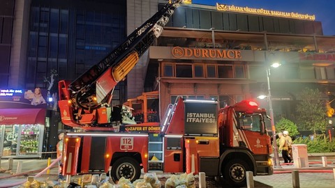 Beşiktaş'ta Restoran Yangını Korkuttu, İtfaiye Hızla Müdahale Etti