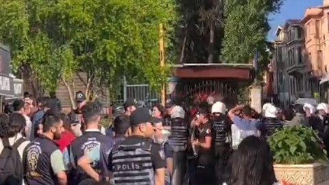 İstanbul Üniversitesi'nde 'Gezi' Anmasına Polis Müdahalesi! Çok Sayıda Öğrenciye Gözaltı