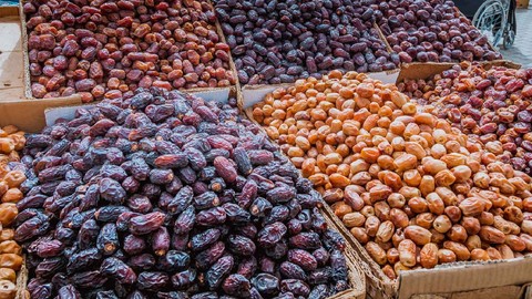 Ünlü Markette Satılan Hurmaların İçinde Tespit Edildi: Acil Raflardan Geri Toplatılıyor