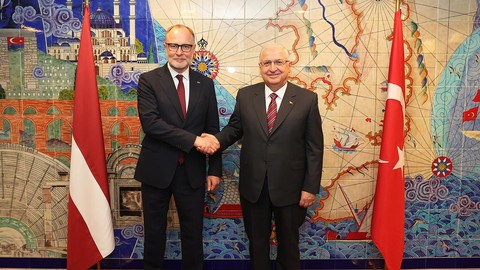 Bakan Güler, Letonya Savunma Bakanı Spruds ile Bir Görüştü