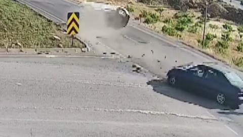 Kırmızı Işıkta Geçti, 5 Kişi Yaralandı