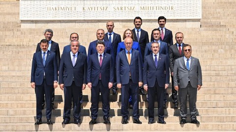 Bakan Tunç ve Yeni HSK Üyelerinden Anıtkabir'e Ziyaret