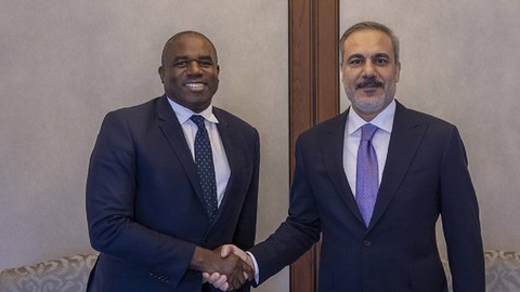 Bakan Fidan'dan İngiliz Mevkidaşı ile Kritik Temas! İsrail-İran Çatışması Ele Alındı