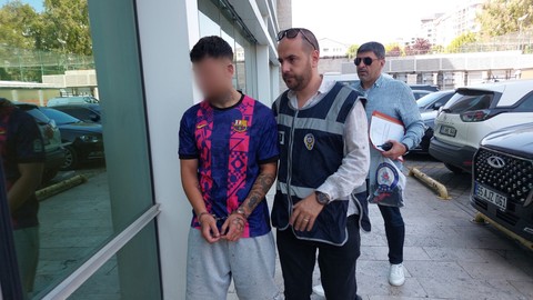 Üniversite Öğrencisini Bıçakladı, Serbest Kaldı