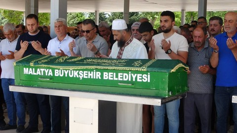 Boğulan Baba ve Oğluna Gözyaşlarıyla Veda