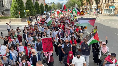 İsveç'te İsrail'in Gazze'ye Yönelik Saldırıları Protesto Edildi
