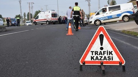 Sınav Yolunda Feci Kaza! 1 Ölü, 8 Yaralı
