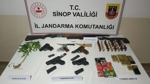 Sinop'ta Silah ve Uyuşturucu Operasyonu: 3 Kişi Yakalandı