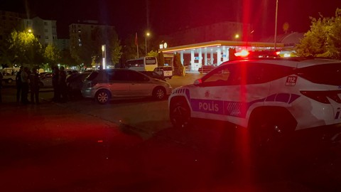Tartışmada Kan Döküldü: 16 Yaşındaki Çocuk 17 Yaşındaki Arkadaşını Bıçakladı