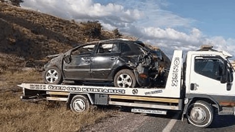 Direksiyon Hakimiyetini Kaybetti, Takla Attı